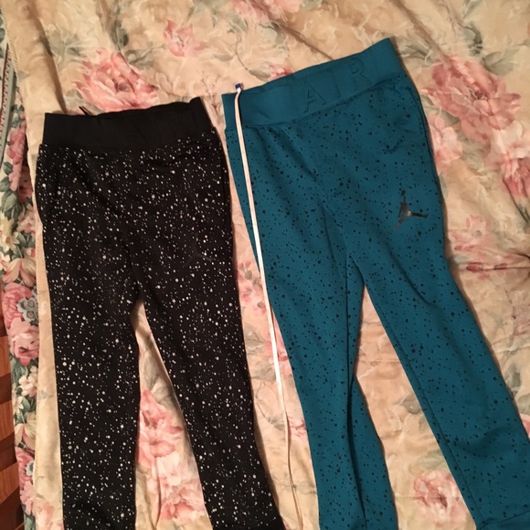 Air Jordan 23 Speckle-Print Therma Pants, Big Boys - Picture 2 of 4